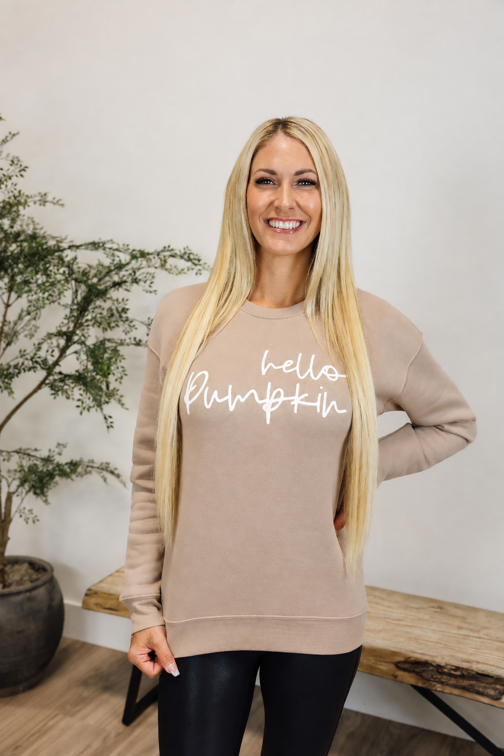 HELLO PUMPKIN Graphic Sweatshirt