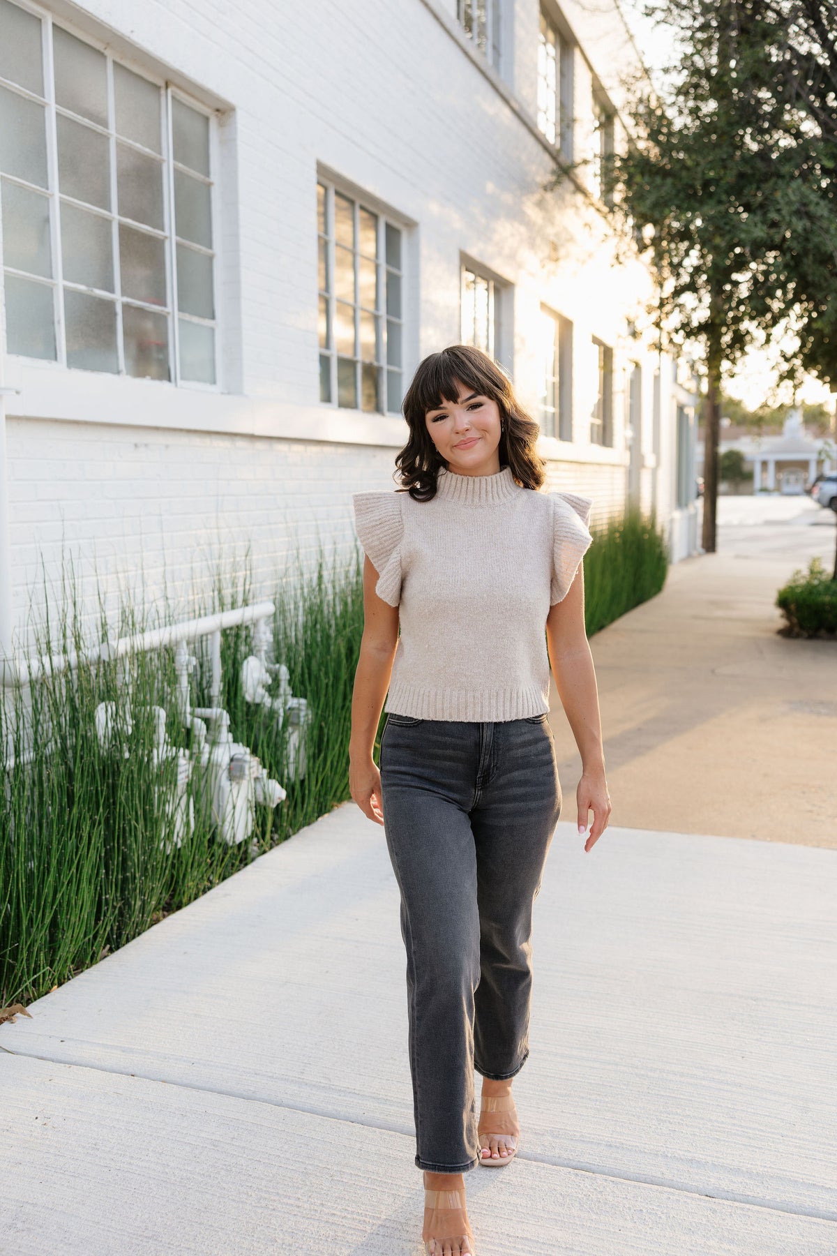 Knitted Vest With Ruffle